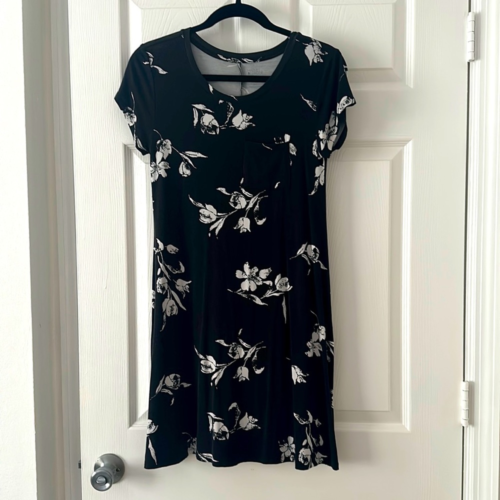 Market & Spruce Floral Tee Shirt Dress